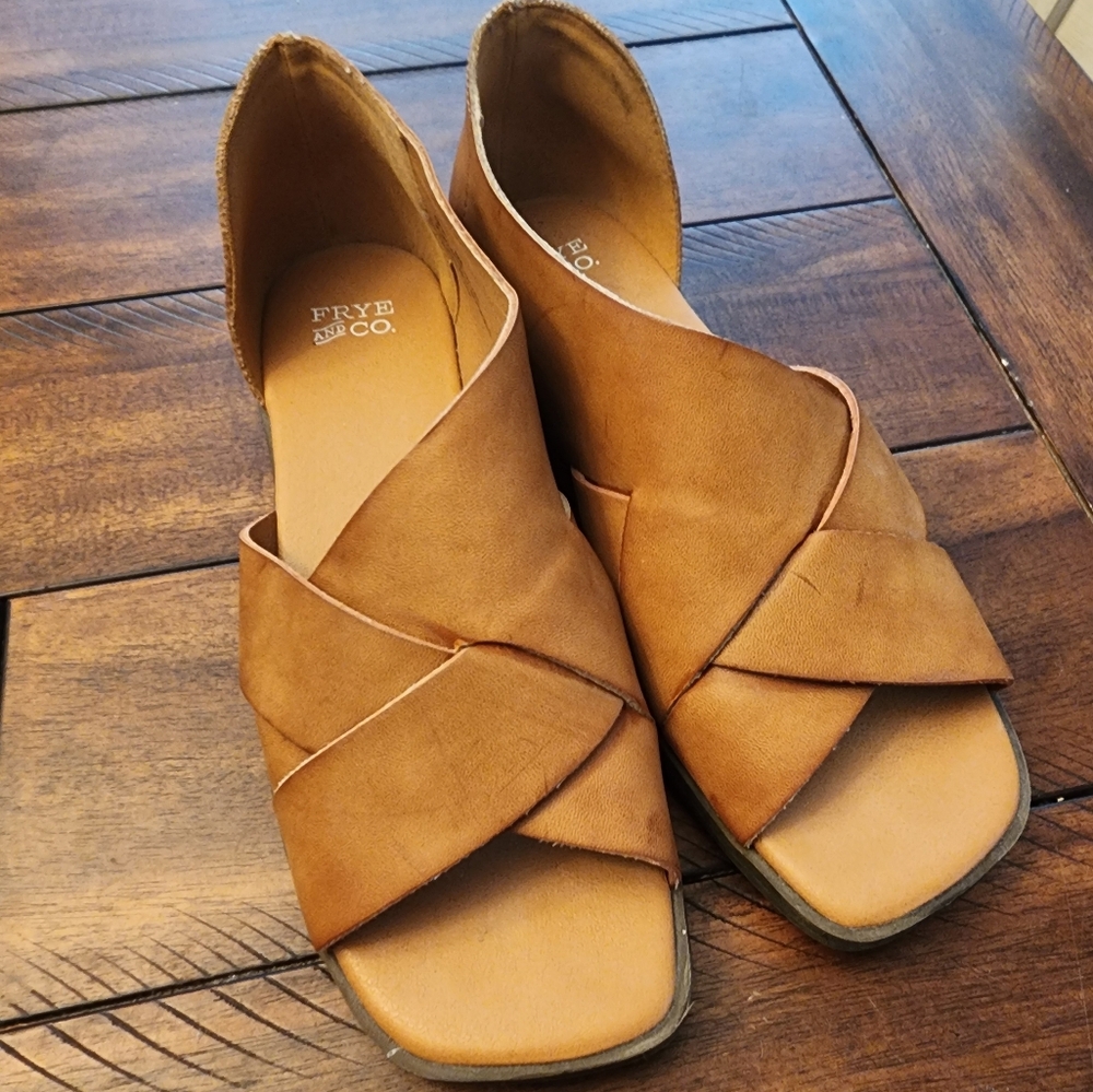 Frye & Co Tulia Women's Tan Sandals 8